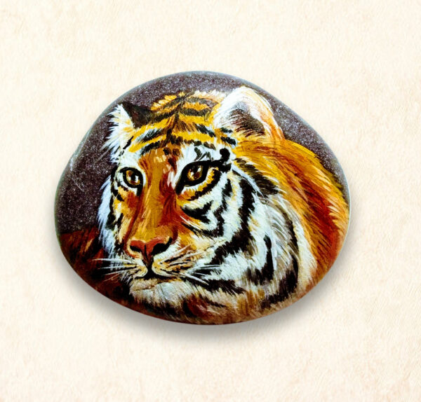 A unique paperweight symbolizing strength, courage ad life